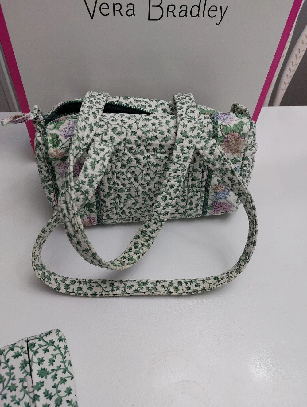 Vera Bradley Vintage Classic 100 Handbag Lilac Time - Picture 3 of 5